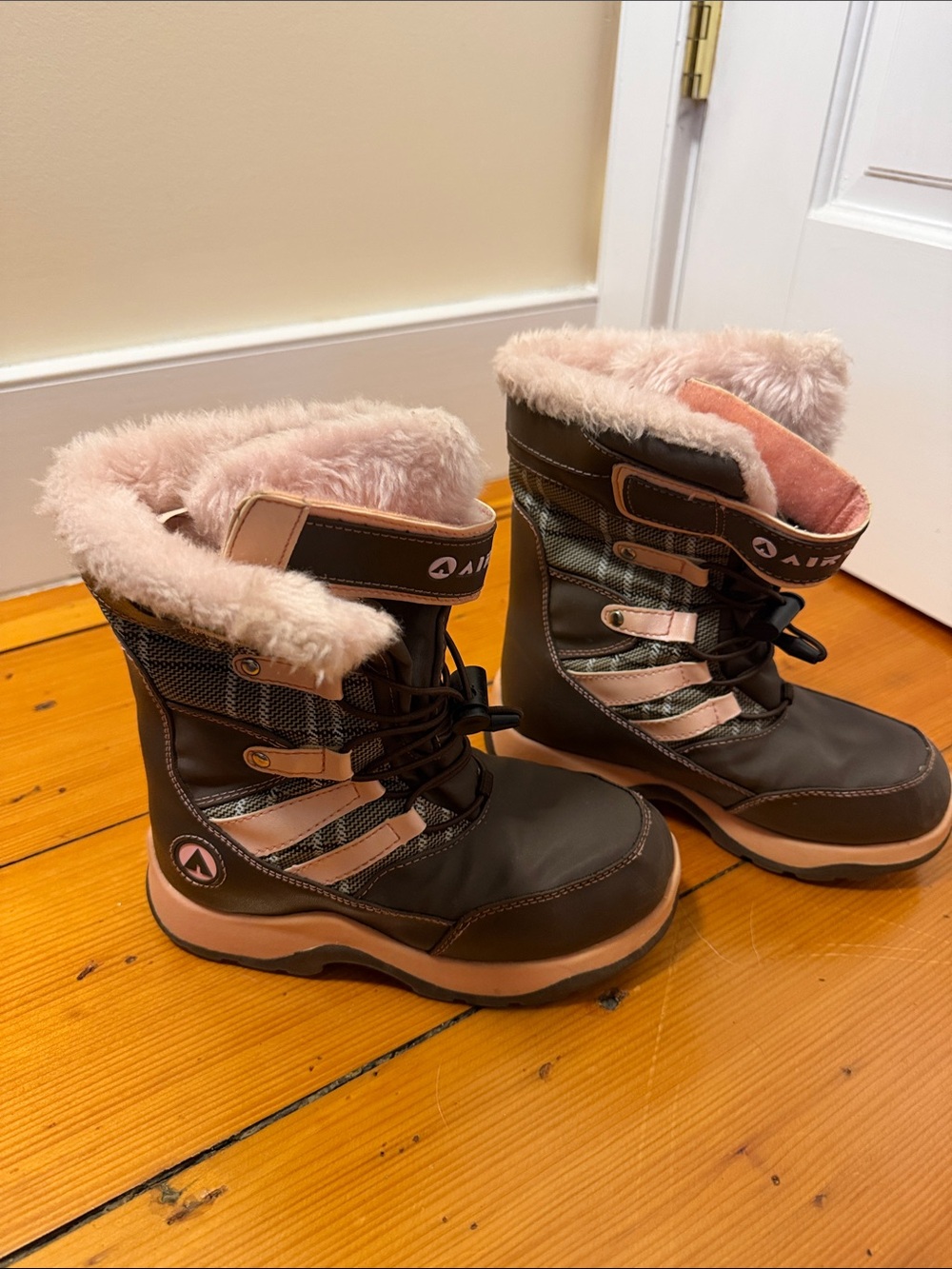 Airwalk Girls Winter Boots Size 1 Exc Condition!